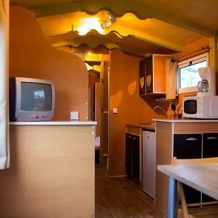 Insolite Le Village Parque de Campismo Saint-Michel-Chef-Chef
