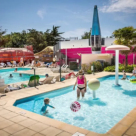 אתר קמפינג Insolite Le Village *