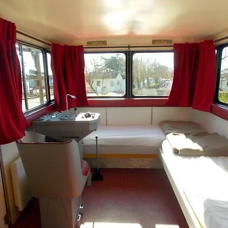 キャンプ場 Insolite Le Village サン・ミシェル・シェフ・シェフ