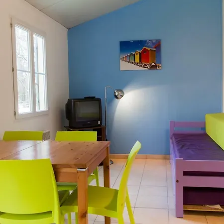 אתר קמפינג Insolite Le Village *