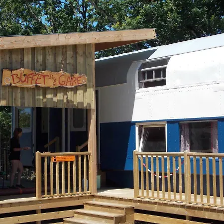 אתר קמפינג Insolite Le Village סנט-מישל-שף-שף