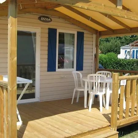 Insolite Le Village * サン・ミシェル・シェフ・シェフ