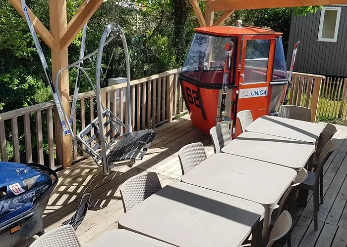 Insolite Le Village Saint-Michel-Chef-Chef