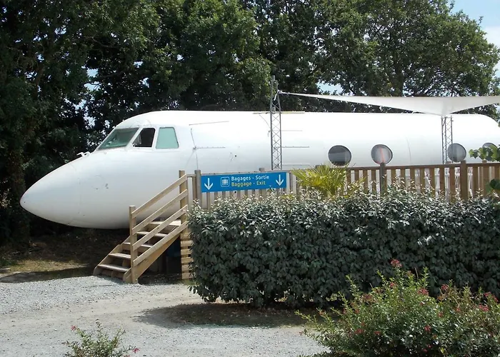 Insolite Le Village Campsite Saint-Michel-Chef-Chef