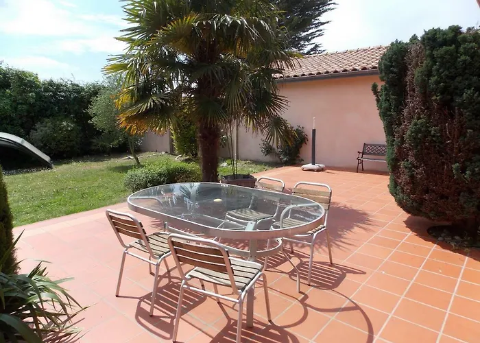 Kemp Insolite Le Village Saint-Michel-Chef-Chef