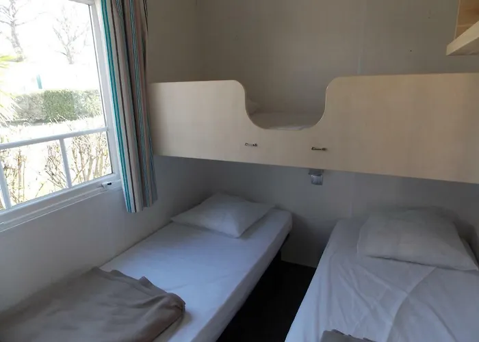 Insolite Le Village Saint-Michel-Chef-Chef