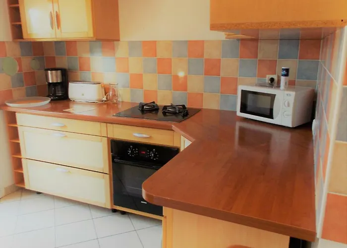 Insolite Le Village Saint-Michel-Chef-Chef