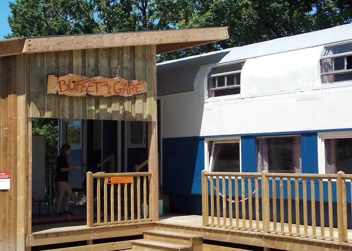 Kemp Insolite Le Village Saint-Michel-Chef-Chef