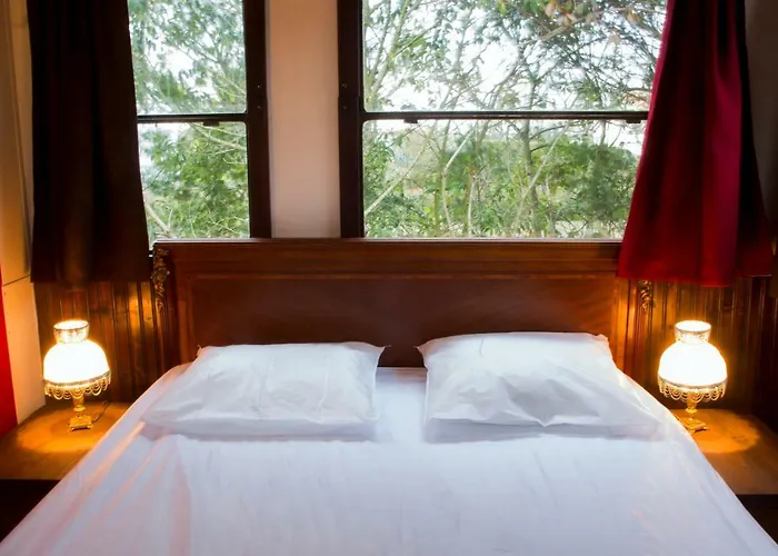 Insolite Le Village * Saint-Michel-Chef-Chef